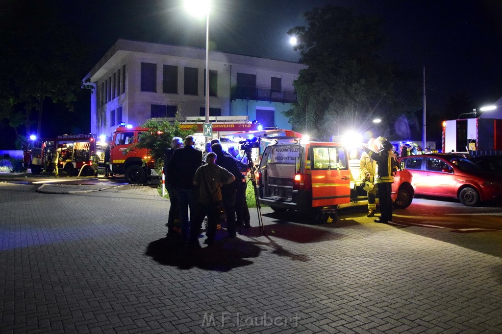 Grossfeuer Einfamilienhaus Siegburg Muehlengrabenstr P0082.JPG - Miklos Laubert